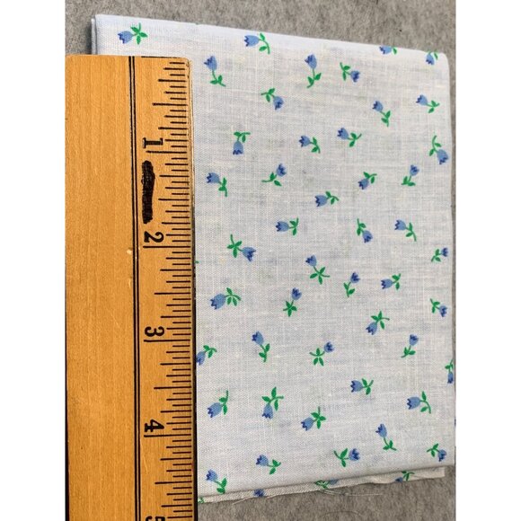 Blue & Green Floral Cotton Fabric 18x22" Sewing Quilting Craft Projects - Picture 2 of 4